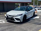 Thumbnail of 2022 Wind Chill Pearl/Midnight Black Metallic Toyota Camry