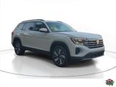 Photo of 2025 Pure White Volkswagen Atlas