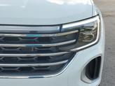 Thumbnail of 2025 Pure White Volkswagen Atlas