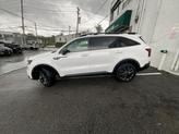 Thumbnail of 2022 Glacial White Pearl Kia Sorento