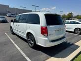 Thumbnail of 2017 White Knuckle Clearcoat Dodge Grand Caravan