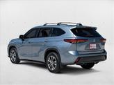 Thumbnail of 2022 Moon Dust Toyota Highlander
