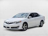 Photo of 2014 White Toyota Camry