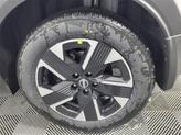 Thumbnail of 2025 White Nissan Kicks
