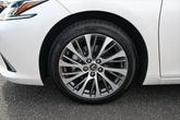Thumbnail of 2019 Eminent White Pearl Lexus ES 350