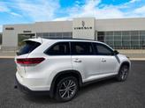 Thumbnail of 2019 Blizzard Pearl Toyota Highlander