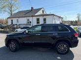 Thumbnail of 2017 Diamond Black Crystal Pearlcoat Jeep Grand Cherokee