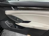 Thumbnail of 2018 Crystal Black Pearl Honda Accord