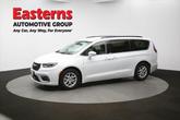 Thumbnail of 2022 Bright White Clearcoat Chrysler Pacifica