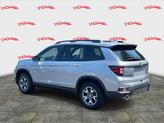 Thumbnail of 2022 Lunar Silver Metallic Honda Passport