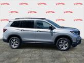 Thumbnail of 2022 Lunar Silver Metallic Honda Passport