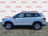 Thumbnail of 2022 Lunar Silver Metallic Honda Passport