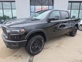 Thumbnail of 2026 Diamond Black Crystal Pearl-Coat Exterior Paint RAM 1500