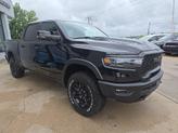 Thumbnail of 2026 Diamond Black Crystal Pearl-Coat Exterior Paint RAM 1500