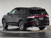 Thumbnail of 2025 Infinite Black Metallic Clearcoat Lincoln Aviator