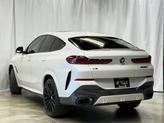 Thumbnail of 2021 Mineral White Metallic BMW X6