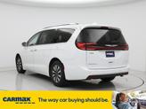 Thumbnail of 2021 White Chrysler Pacifica