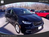 Photo of 2022 Brilliant Black Crystal Pearlcoat Chrysler Pacifica