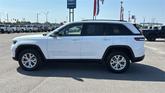 Thumbnail of 2023 Bright White Clearcoat Jeep Grand Cherokee