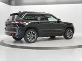 Thumbnail of 2022 Diamond Black Crystal Pearlcoat Jeep Grand Cherokee