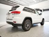 Thumbnail of 2017 Bright White Clearcoat Jeep Grand Cherokee