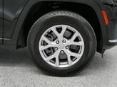 Thumbnail of 2022 Diamond Black Crystal Pearlcoat Jeep Grand Cherokee L