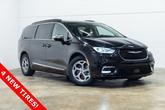 Thumbnail of 2023 Brilliant Black Crystal Pearlcoat Chrysler Pacifica