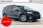 Photo of 2023 Brilliant Black Crystal Pearlcoat Chrysler Pacifica