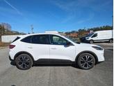 Thumbnail of 2022 Oxford White Ford Escape