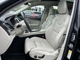 Thumbnail of 2022 ONYX BLACK Volvo XC90 Recharge Plug-In Hybrid