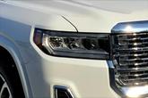 Thumbnail of 2023 White Frost Tricoat GMC Acadia