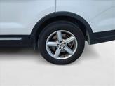 Thumbnail of 2018 White Platinum Metal Ford Explorer