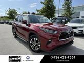 Photo of 2022 Pearl Toyota Highlander
