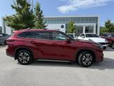 Thumbnail of 2022 Pearl Toyota Highlander