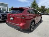 Thumbnail of 2022 Pearl Toyota Highlander