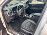 Thumbnail of 2022 Iridescent Pearl Tricoat Chevrolet Equinox