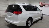 Thumbnail of 2017 White Chrysler Pacifica