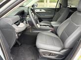 Thumbnail of 2025 Space White Metallic Ford Explorer
