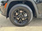 Thumbnail of 2024 Diamond Black Crystal Pearlcoat Jeep Grand Cherokee L