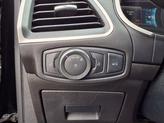 Thumbnail of 2016 White Platinum Metallic Tri-Coat Ford Edge