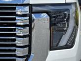 Thumbnail of 2025 White Frost Tricoat GMC Sierra 2500