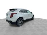 Thumbnail of 2023 Crystal White Tricoat Cadillac XT5