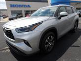 Thumbnail of 2022 Celestial Silver Metallic Toyota Highlander