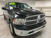 Thumbnail of 2016 Brilliant Black Crystal Pearlcoat RAM 1500