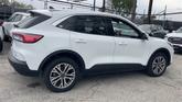 Thumbnail of 2022 Oxford White Ford Escape