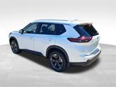 Thumbnail of 2025 Everest White Pearl Nissan Rogue