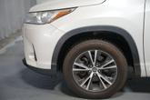 Thumbnail of 2017 Blizzard Pearl Toyota Highlander