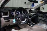 Thumbnail of 2017 Blizzard Pearl Toyota Highlander