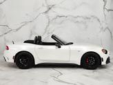 Thumbnail of 2018 Puro White Tri-Coat Pearl FIAT 124 Spider
