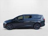 Thumbnail of 2019 Brilliant Black Crystal Pearlcoat Chrysler Pacifica